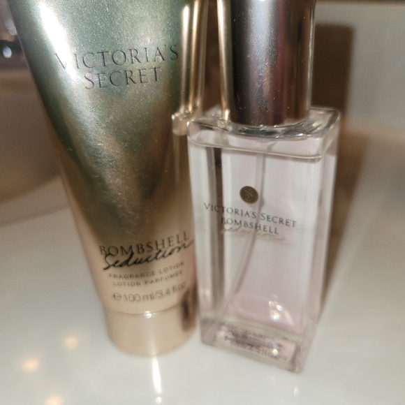 Full size too faced lip injection - Picture 3 of 3